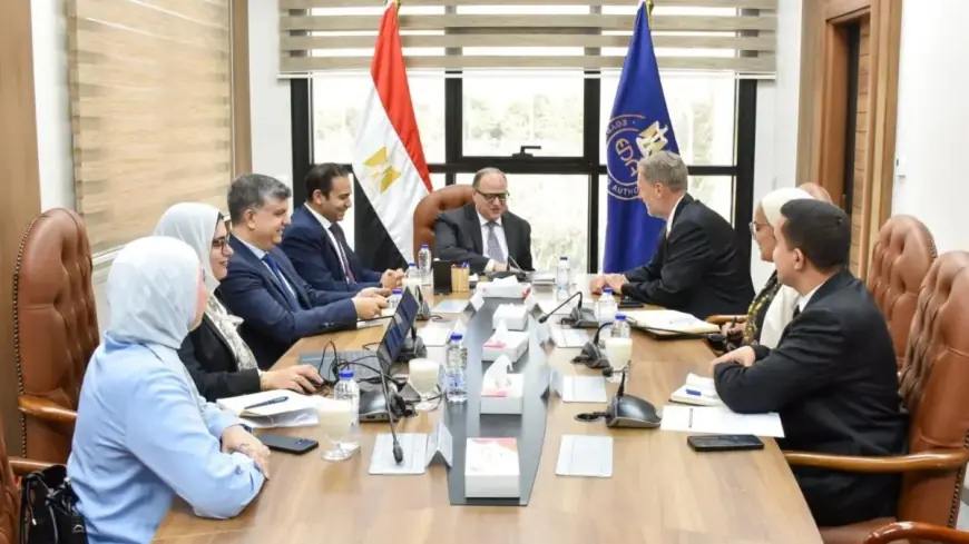 رئيس هيئة الدواء يعزز التعاون مع إيست فارما لتوسيع الاستثمارات وتوطين صناعة الأدوية بمصر