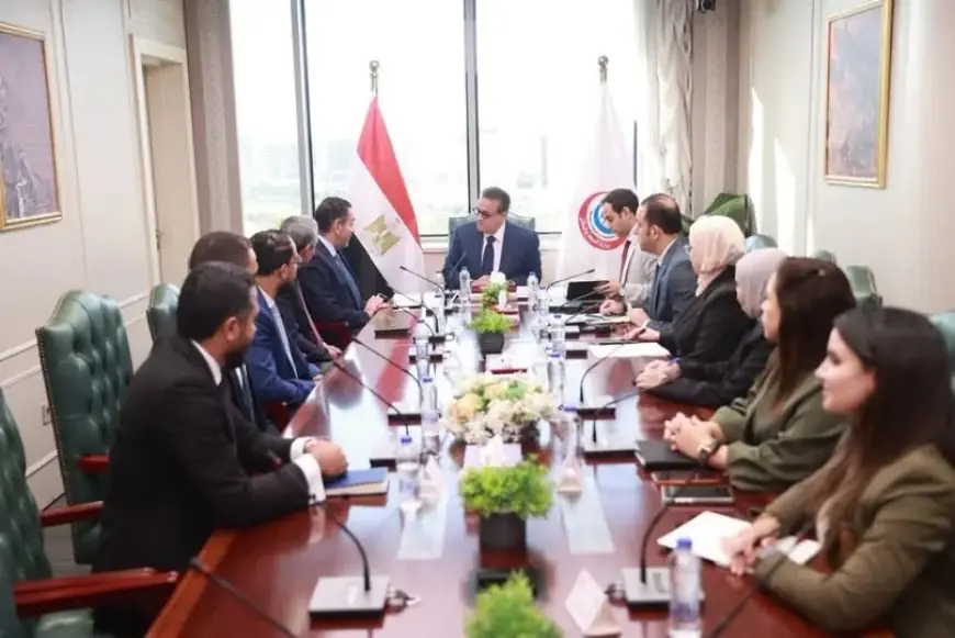 وزير الصحة يعزز التعاون مع ميدترونيك لتطوير الجراحات الروبوتية في المملكة العربية السعودية