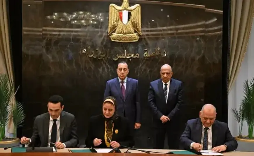 3 اتفاقيات تمويل وتنفيذ تنطلق بمشروع دندرة للطاقة الشمسية باستثمارات 650 مليون دولار