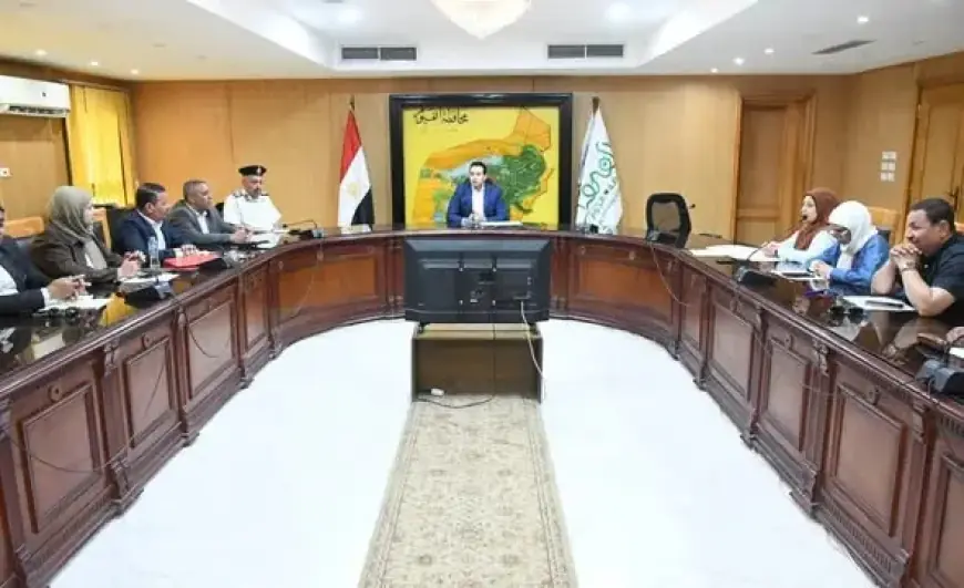 نائب محافظ الفيوم يتابع تقدم المشروعات الاستثمارية وملف التصالح على مخالفات البناء