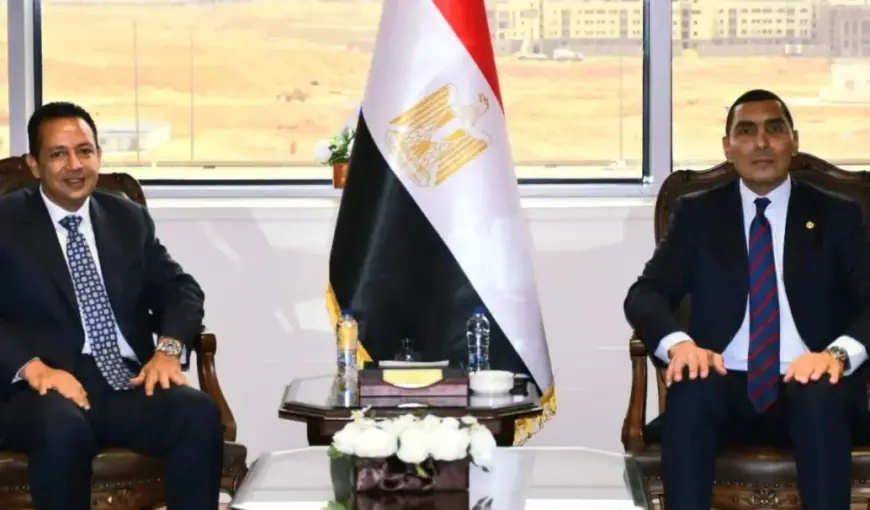 وزير الشباب والرياضة يبحث مع رئيس الاتحاد السكندري تعزيز المشروعات الاستثمارية للنادي
