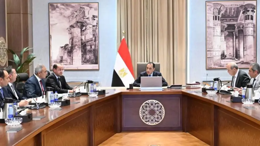 مقترحات جديدة يقدمها رئيس الوزراء لتحسين مطار العاصمة الجديدة والمنطقة المحيطة بها