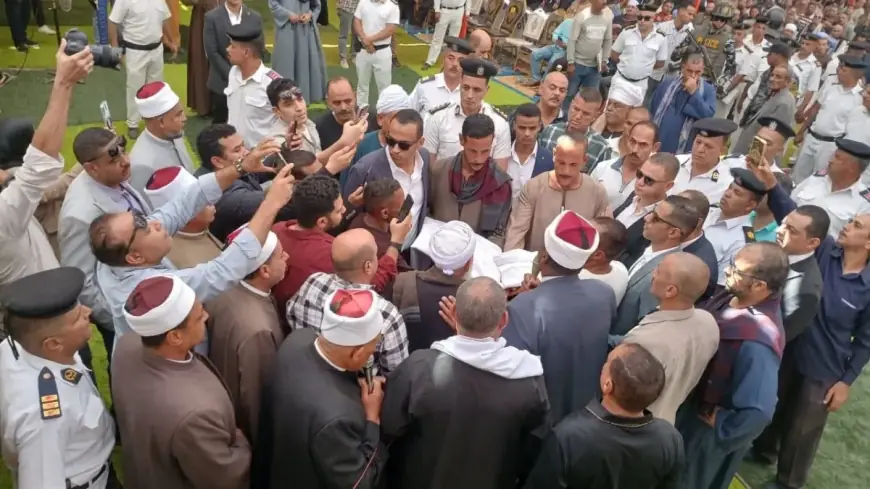 الأزهر ينهي خصومة ثأرية ويعيد المودة بين عائلتين في سوهاج برسالة أصلحوا ذات بينكم