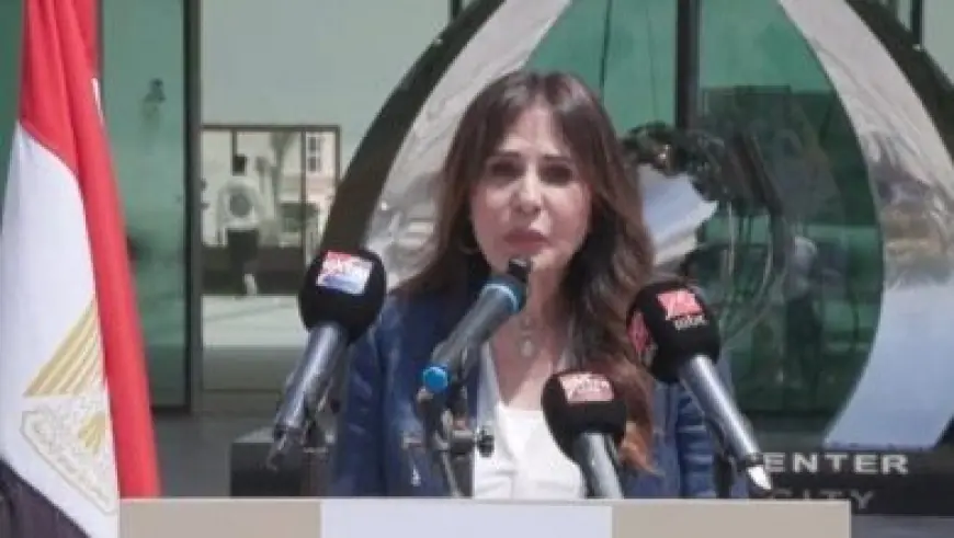 اكتشف أسرار العلاقات الإنسانية من خلال قراءة مختلفة حول كيف يخفي الرجل مشاعره