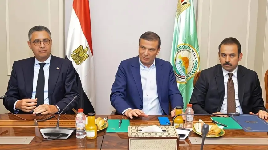 الزراعة تُطلق لأول مرة رقم واتساب لاستقبال شكاوى الأسمدة المدعمة وكارت الفلاح وحلها فوراً