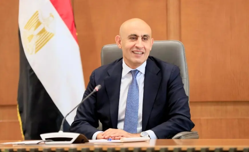 وزير التعليم يهنئ ميار محمد رجب عثمان بفوزها بلقب بطل تحدي القراءة العربي في الدورة العاشرة