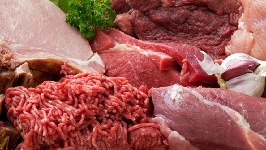 أسعار اللحوم المجمدة والبلدية في الجزارين اليوم