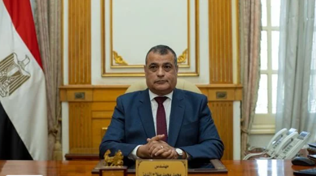 وزير الإنتاج الحربي يعود إلى مصر بعد زيارة معرض الدفاع الدولي الإماراتي