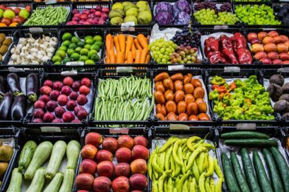 أسعار الخضار والفاكهة في سوق العبور اليوم الجمعة