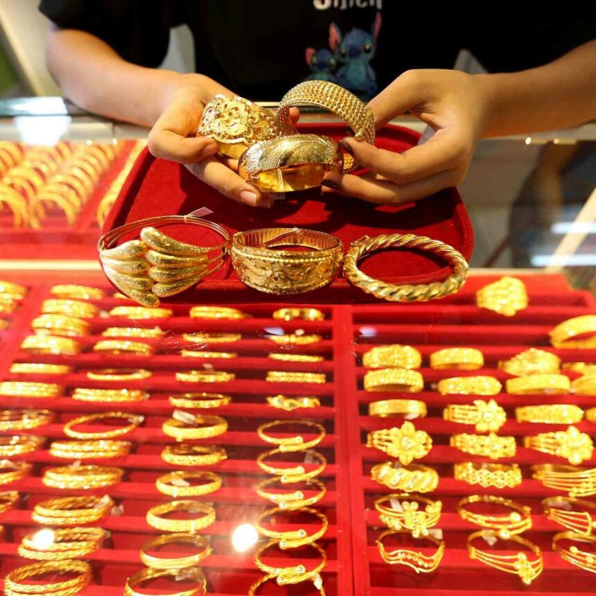 أسعار الذهب اليوم الأحد 19 فبراير 2023 .. استقرار 21 قيراطًا في محلات صياغة الذهب