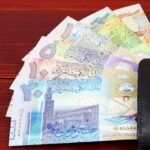 سعر الدينار الكويتي اليوم في البنوك الحكومية والخاصة