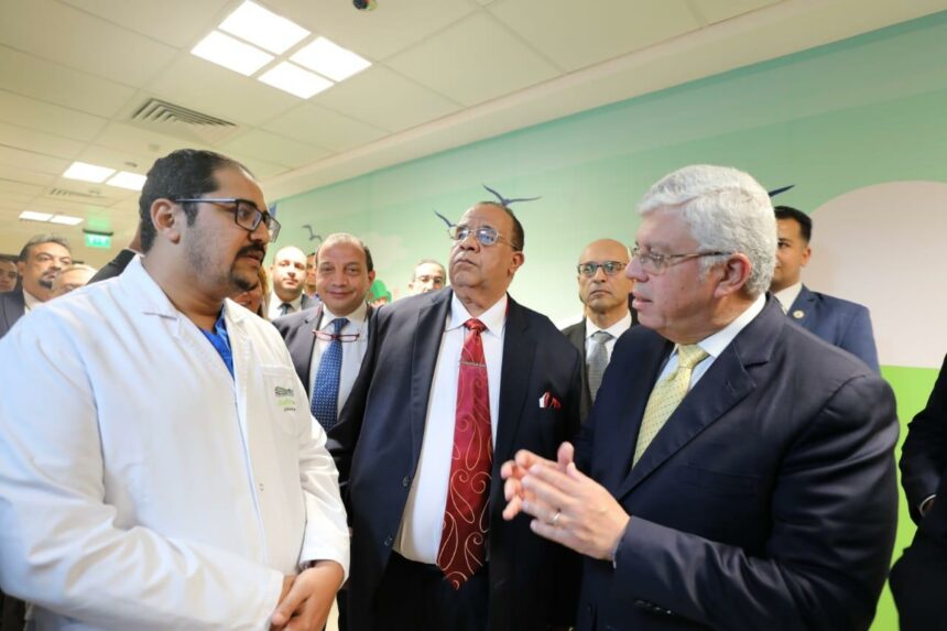 وزير التعليم العالي يزور مستشفى شفر عمان لعلاج سرطان الأطفال بالأقصر
