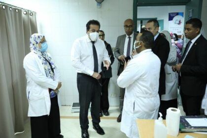 وزير الصحة يوجه بالتجديد السريع لكراسي طب الأسنان في وحدة الحصري الصحية لتلبية كافة الاحتياجات.