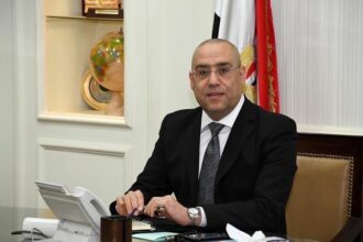 وسيتابع وزير الإسكان مشروعات مدينة العبور الجديدة وإدارة الطرق.
