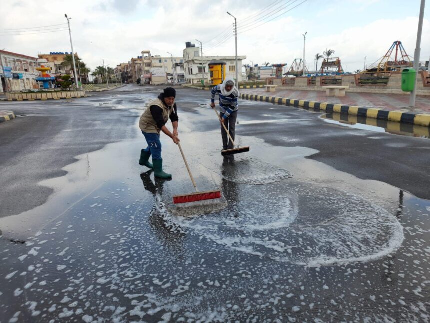 رفع مياه الأمطار بمدن كفر الشيخ.. والمحافظ يعلن حالة الطوارئ
