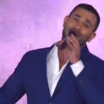 أحمد سعد يشعل احتفالية «كتف في كتف» بأغنية «إيه اليوم الحلو ده»