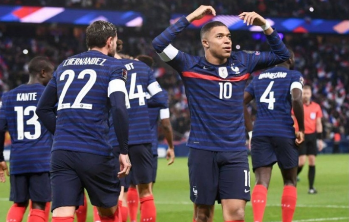 ديشامب يعلن قائمة فرنسا بمباراتي هولندا وأيرلندا بتصفيات يورو 2024