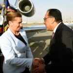 رئيس الوزراء يستقبل رئيسة وزراء الدنمارك بمطار القاهرة