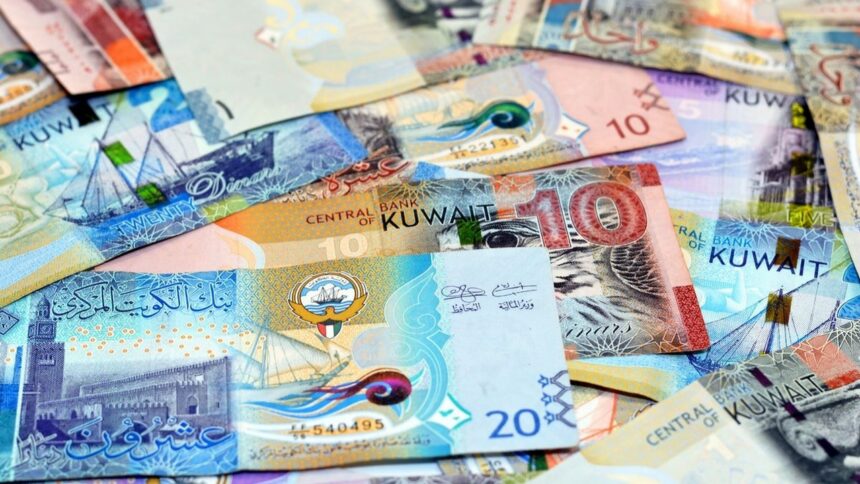 سعر الدينار الكويتي اليوم الأربعاء 8 مارس 2023 في 10 بنوك