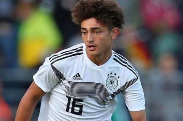 والد لاعب مونشنجلادباخ يكشف تفاصيل تفضيل تمثيل مصر على ألمانيا