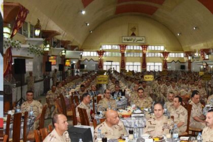 وزير الدفاع: نعتز بأهالى سيناء ودعمهم الكامل للقوات المسلحة فى مواجهة الإرهاب