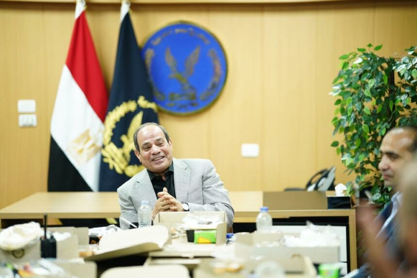 الرئيس السيسي بعد زيارة قسم مدينة نصر: تحية تقدير واعتزاز لرجال الشرطة