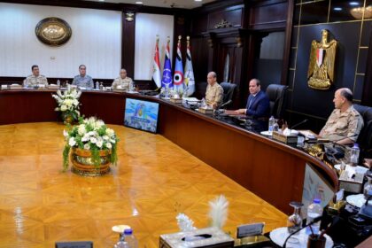 صور اجتماع الرئيس السيسي مع المجلس الأعلى للقوات المسلحة