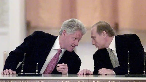 سر حديث خفي بين بيل كلينتون وبوتين: "كنت أعلم أنه سيغزو أوكرانيا"