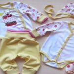 ملابس الطفل حديث الولادة في الصيف