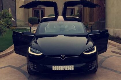 أسعار سيارات تسلا Tesla في السعودية